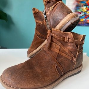 Born Tarkiln Booties - Leather - Women's size 8